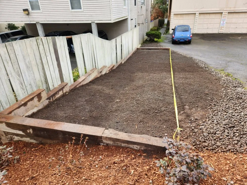 Reliable lawn care service with custom design across Seattle, WA - Zeke's Landscape & Maintenance