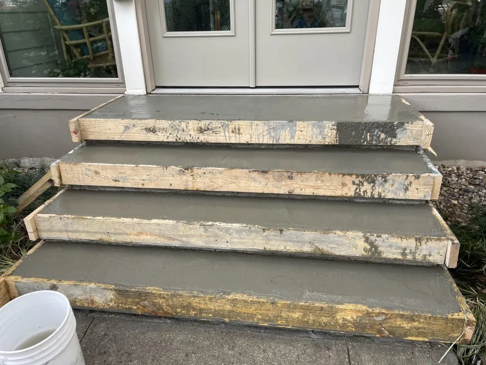 Affordable lawn mowing service for outdoor upgrades in Kenner, LA by Zelaya Landscaping