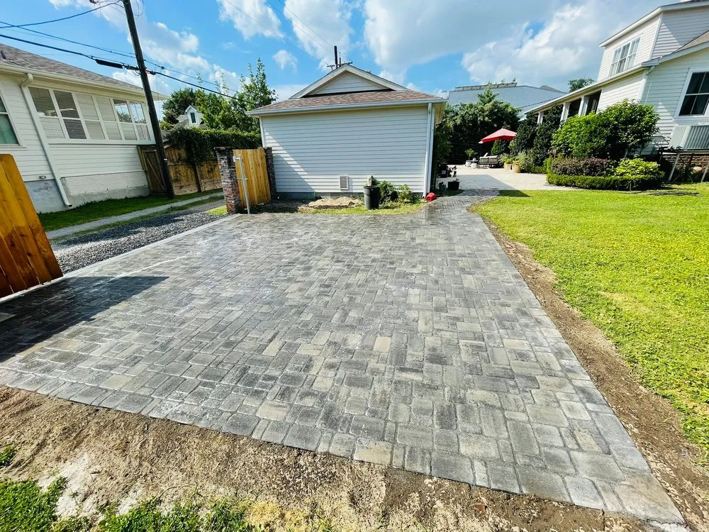 Reliable yard cleanup service in Kenner, LA by Zelaya Landscaping