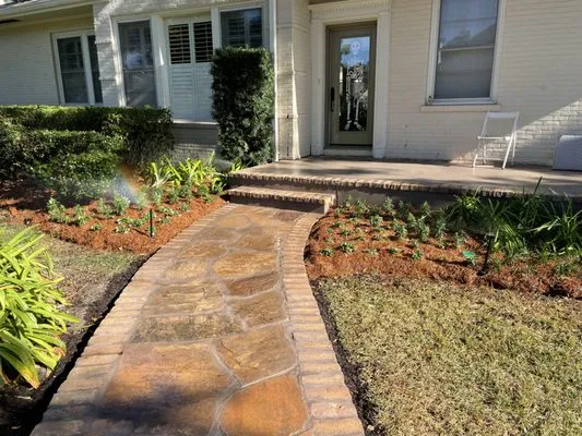 Zelaya Landscaping Logo