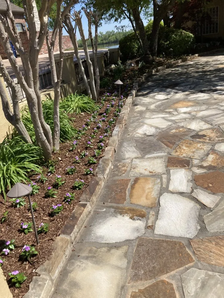 Local lawn mowing service experts serving Van Buren, AR - Zelaya