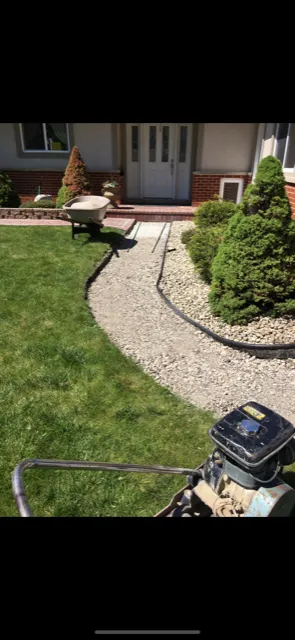 Professional yard maintenance in Des Plaines, IL - Zerafin Landscaping