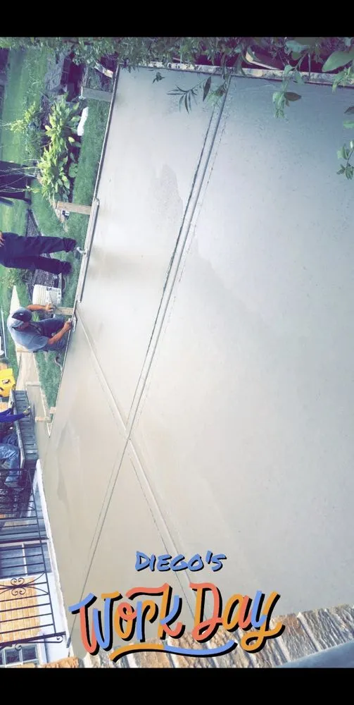 Local yard maintenance for homes in Des Plaines, IL by Zerafin Landscaping