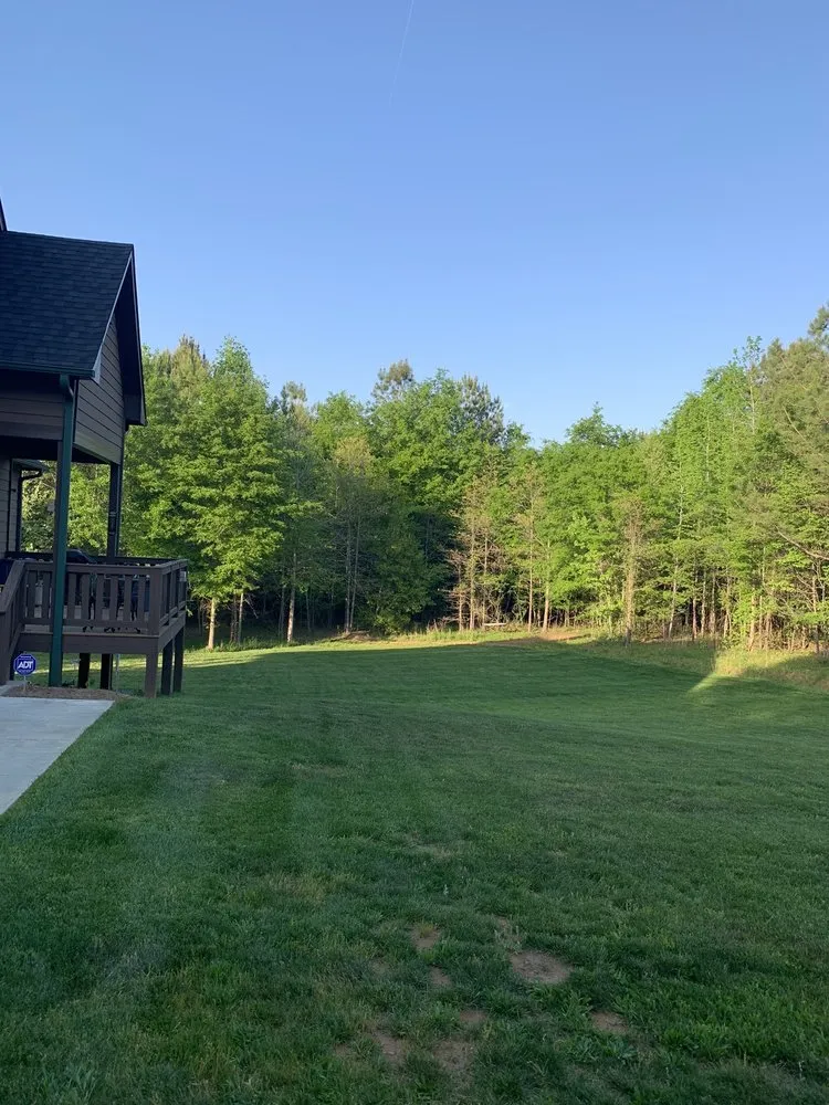 Professional residential landscaping in Commerce, GA - Zero Turn Lawn Service