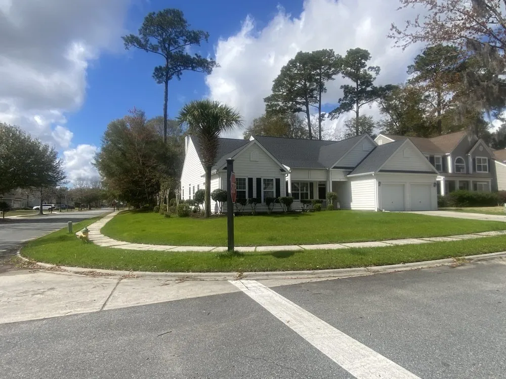 Custom lawn care service for homes across Savannah, GA - Zeroto Group Landscaping