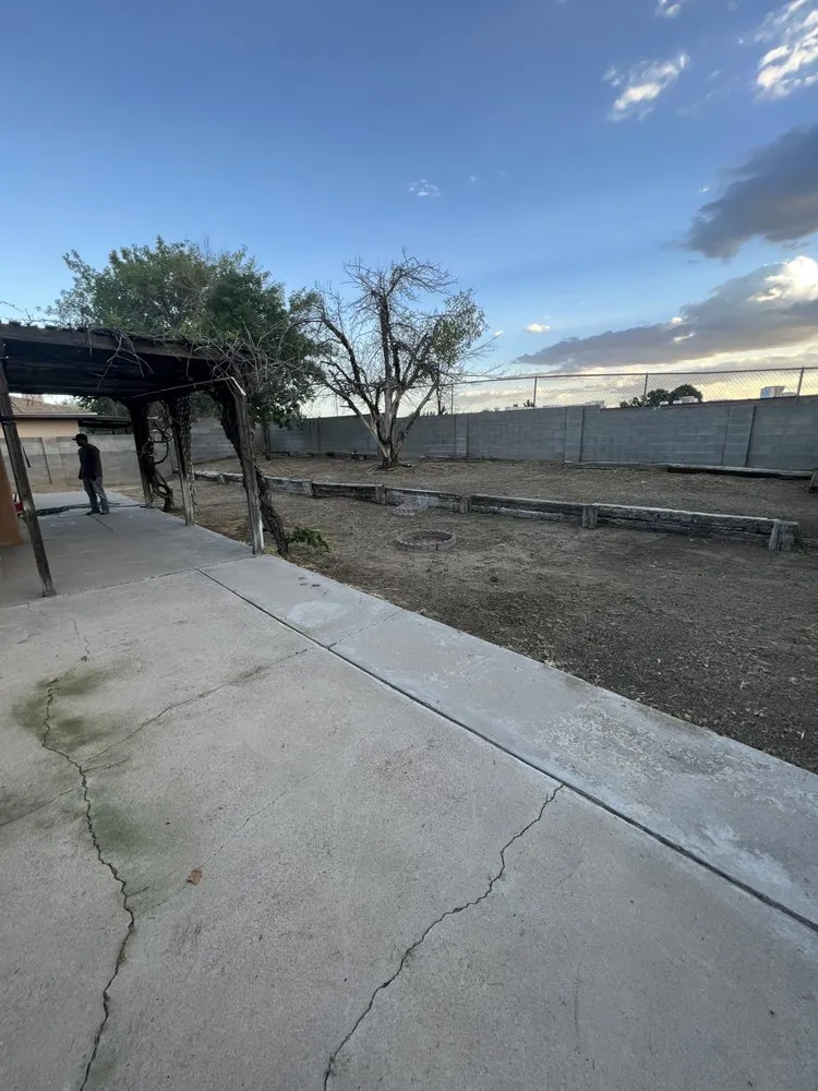 Professional lawn mowing service in Albuquerque, NM by Zia pressure cleaning