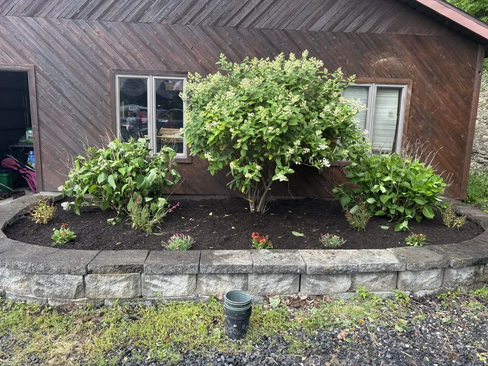 Expert garden landscaping experts serving Huntingdon, PA - Zimmerman Mowing