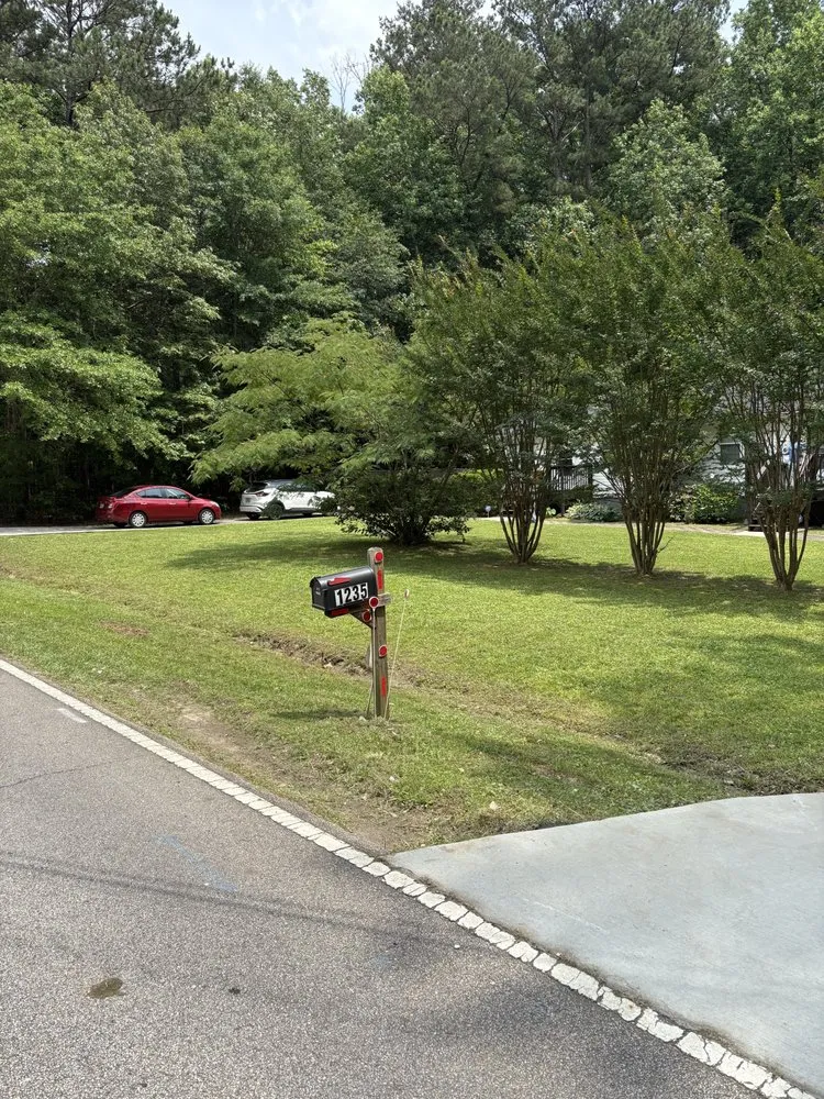 Local yard maintenance in Jonesboro, GA by Zion’s Landscaping