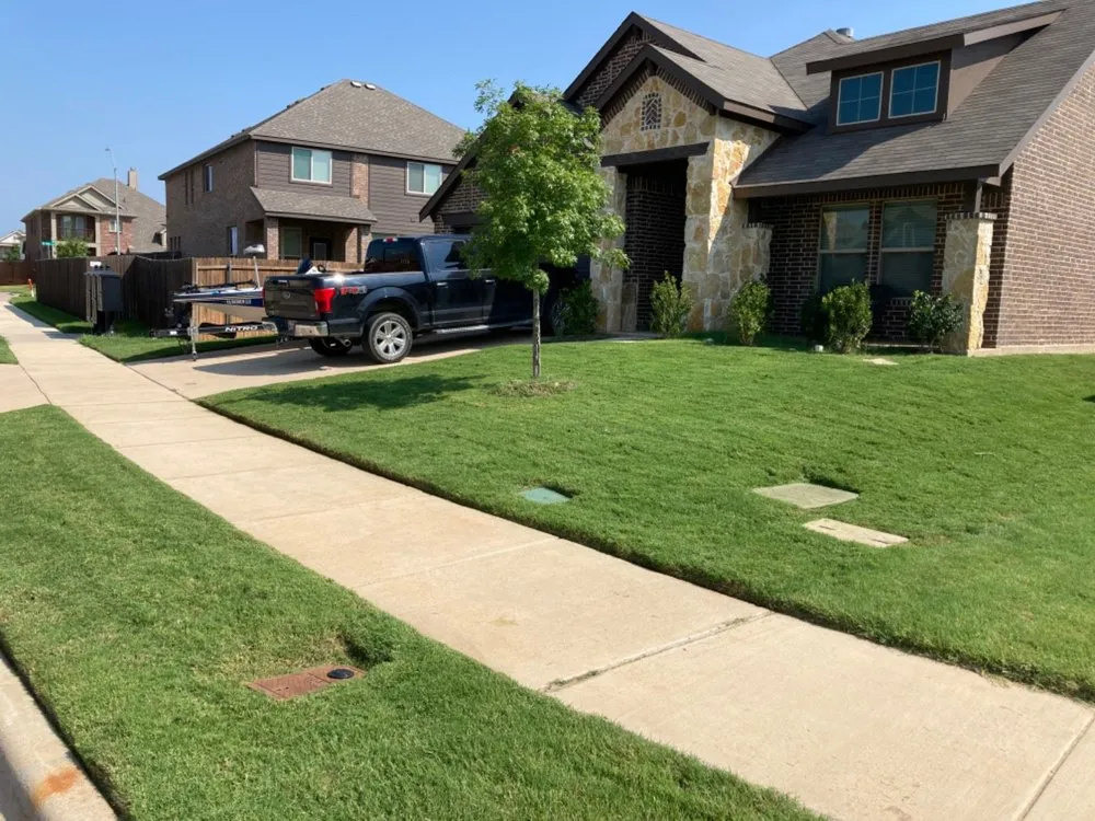 Top-rated lawn mowing service in Granbury, TX by ZipLawn