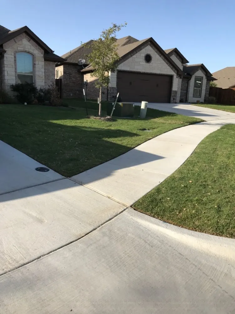 Local landscaping services near you in Granbury, TX by ZipLawn