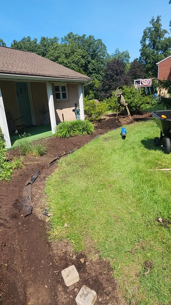 Top-rated yard maintenance in Lewistown, PA by Zippz Lawn Care