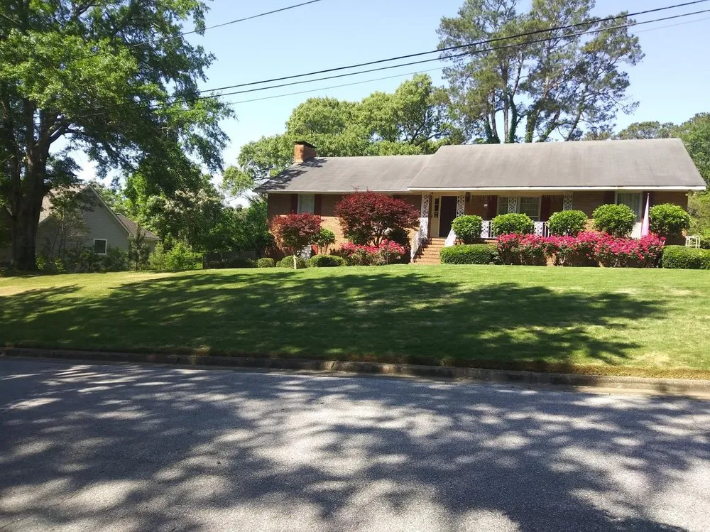 Reliable garden landscaping in Columbus, GA by Zo Mow Blow & Go