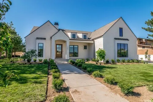 Expert yard maintenance with custom design in St. George, UT by Zone 8 Landscape