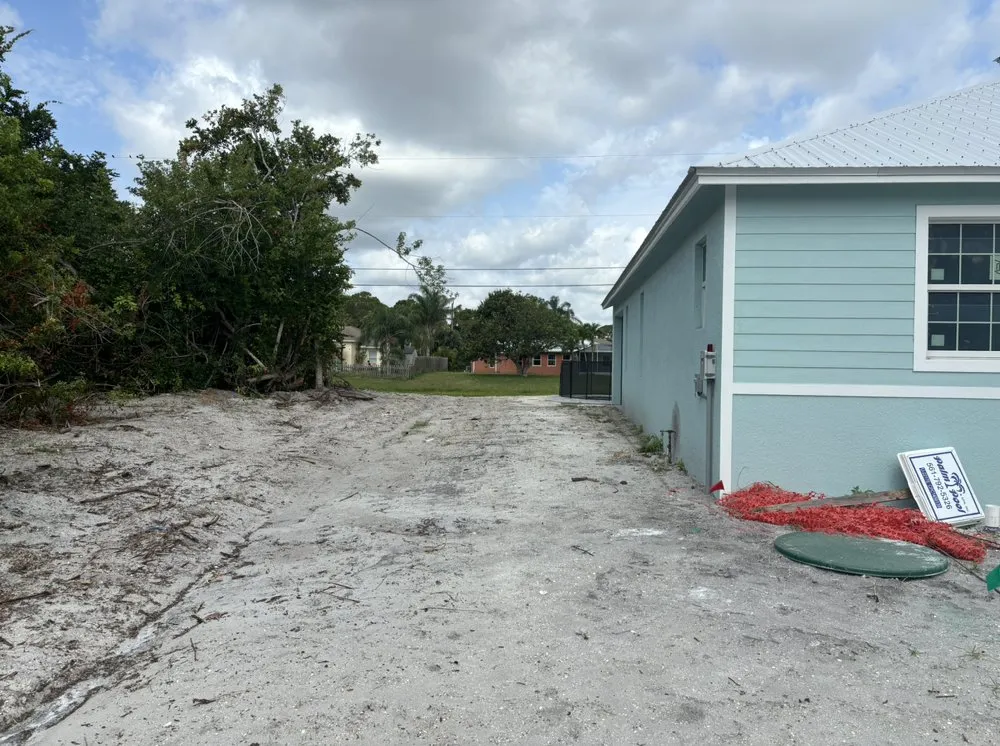 Affordable landscaping services in Stuart, FL by Zone lawn services