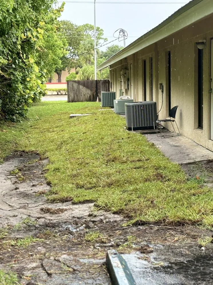 Custom yard cleanup service in Stuart, FL - Zone lawn services