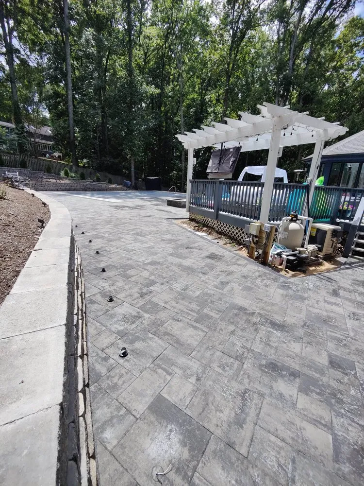 Local lawn care service in Jetersville, VA - Zualva Family Landscape
