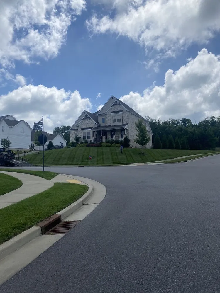 Affordable yard maintenance experts serving Nashville, TN - Zuleta Landscape