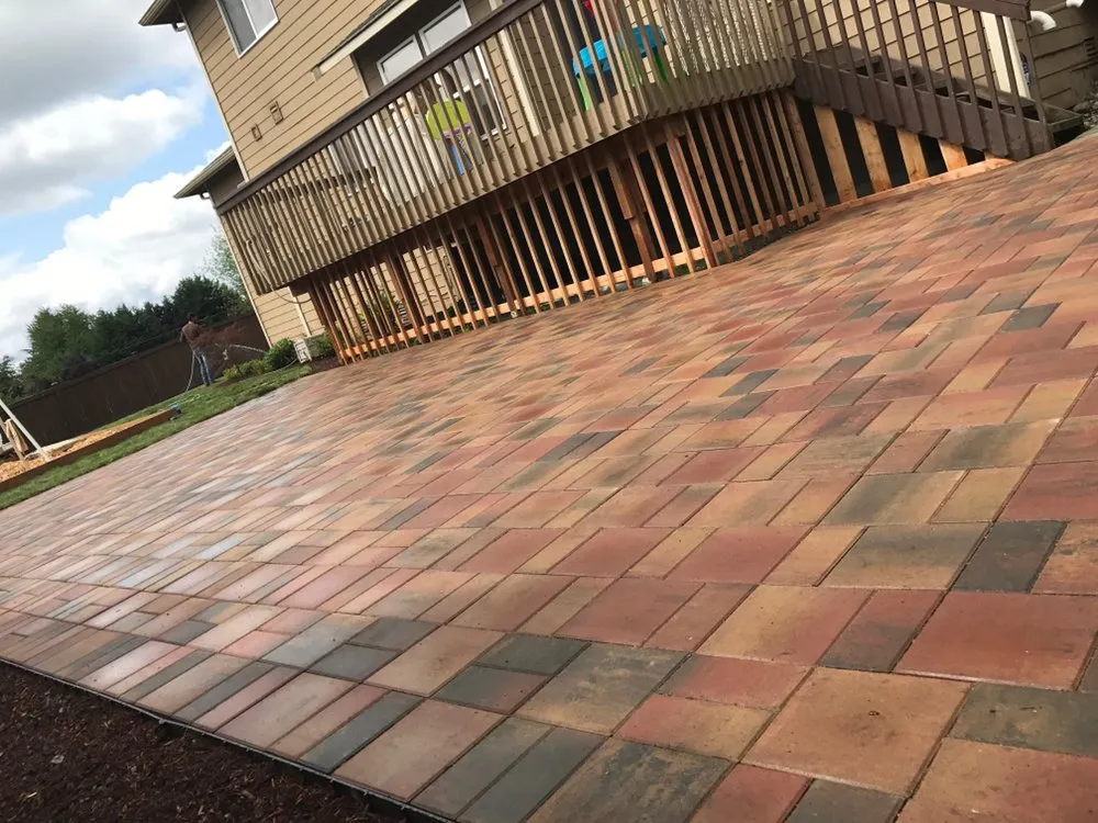 Custom residential landscaping experts serving Bolingbrook, IL - Zuniga Landscaping