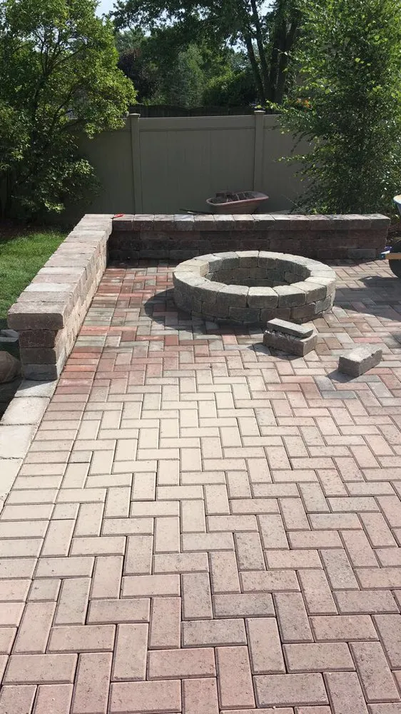 Custom landscaping services for beautiful yards in Bolingbrook, IL by Zuniga Landscaping