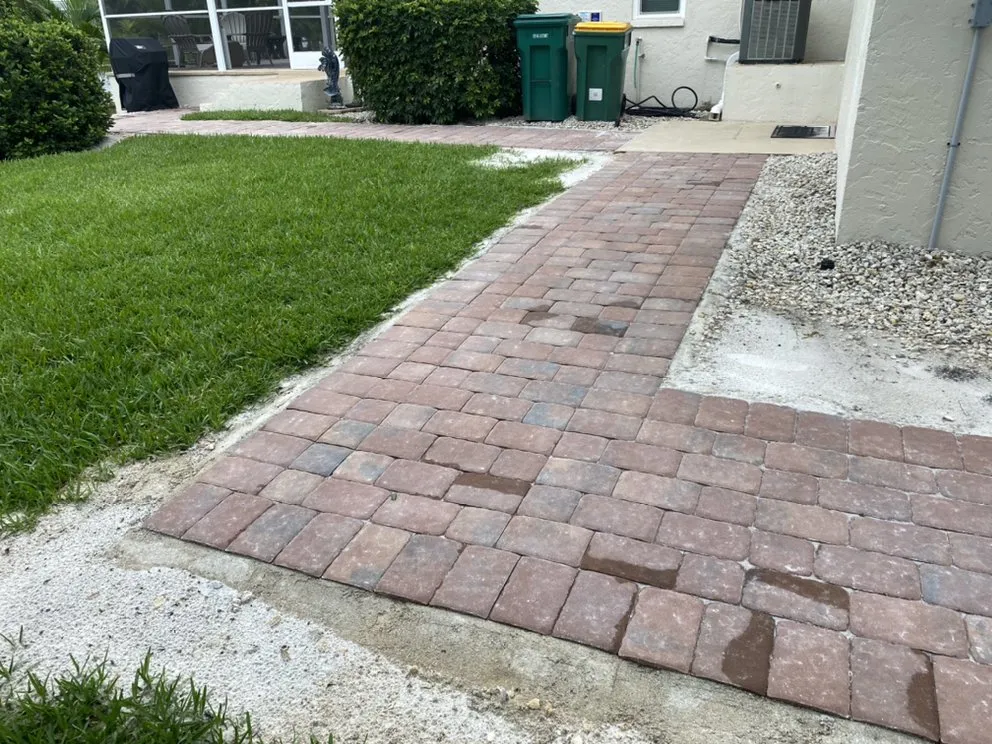 Affordable residential landscaping with custom design in Naples, FL by Zuniga Lawn Mgmt