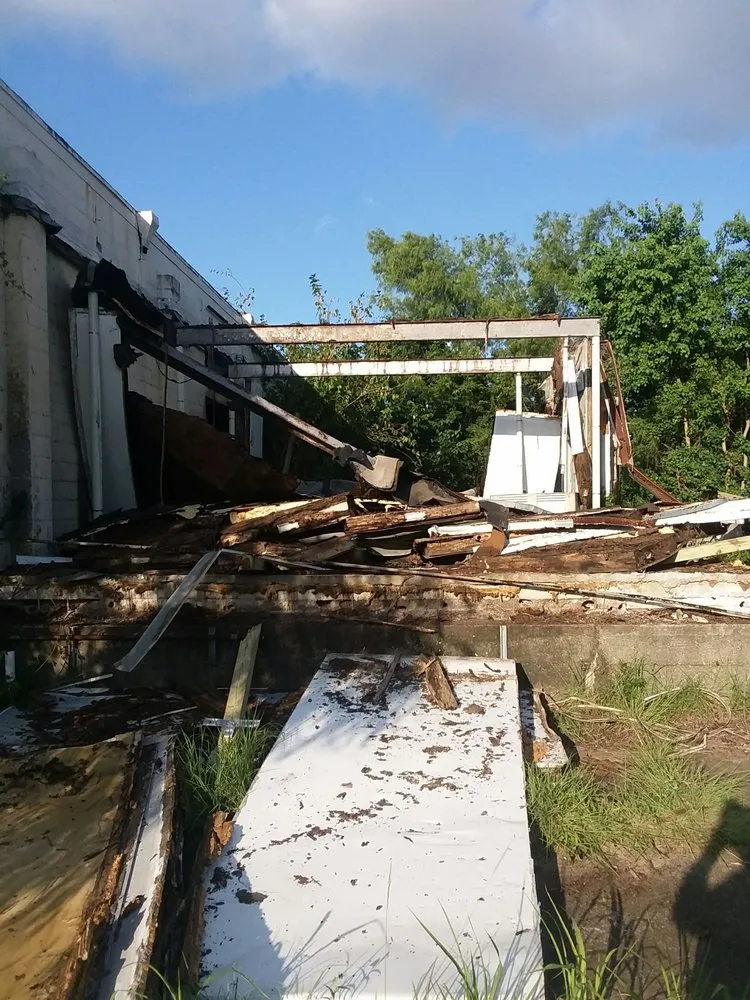 Expert yard maintenance in Pasadena, TX by Zuniga Lawn Service