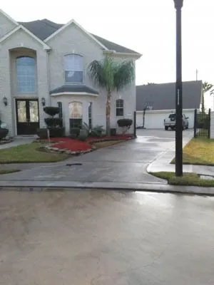 Expert lawn care service in Pasadena, TX by Zuniga Lawn Service