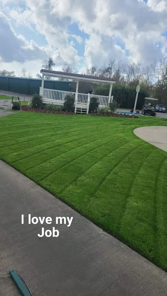 Professional garden landscaping in Bluffton, IN - Zuniga Mowing & Landscape