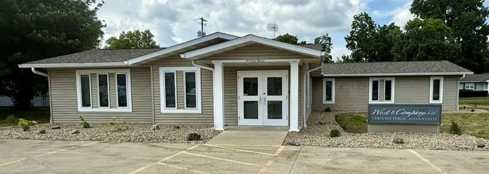 Professional residential landscaping in Highland, IL - Zykans Lawn Services