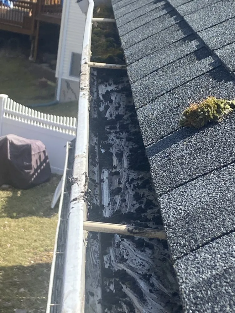 Local outdoor landscaping in East Hartford, CT - ZZ’s ZimplyHoodz Steam Cleaning/Pressue Washing