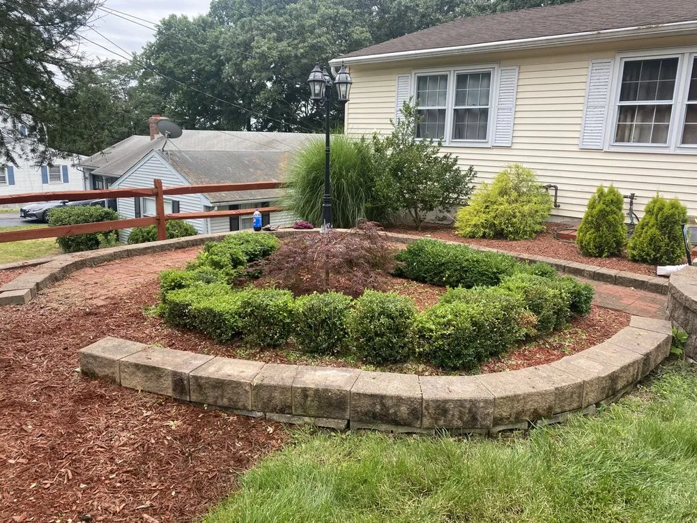 Trusted lawn care service experts serving East Hartford, CT - ZZ’s ZimplyHoodz Steam Cleaning/Pressue Washing