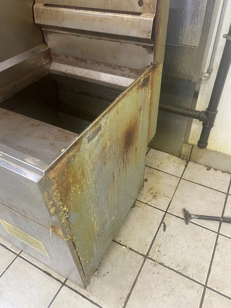 Affordable yard maintenance in East Hartford, CT by ZZ’s ZimplyHoodz Steam Cleaning/Pressue Washing